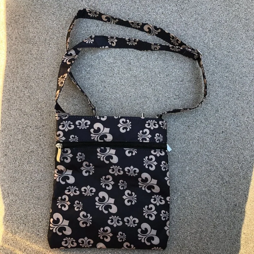 Ripstop Nylon Crossbody Bag Women's Black 3 Zipper Travel Lightweight Purse​​​​​